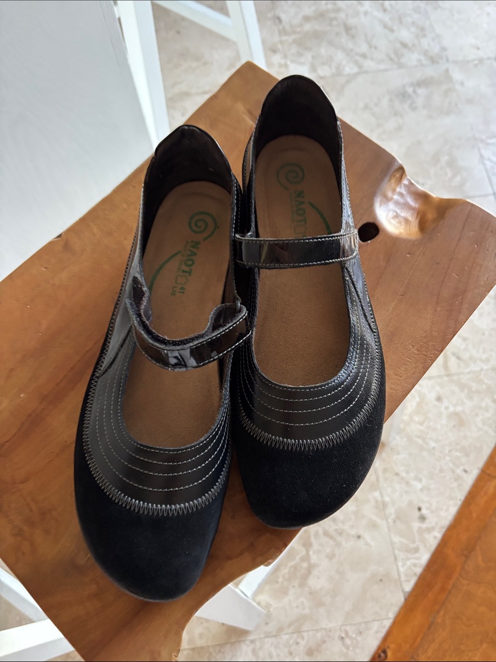 Naot Black Kirei sz 41 Mary Jane Flats with Patent Strap